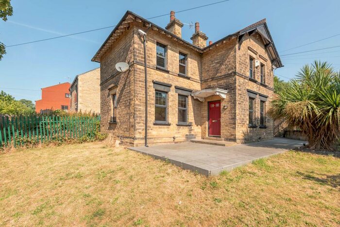 3 Bedroom Detached House To Rent In Potternewton Park, Chapel Allerton, Leeds, LS7