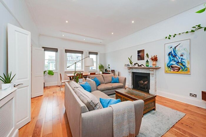 3 Bedroom Flat To Rent In Belsize Park Gardens, London, NW3