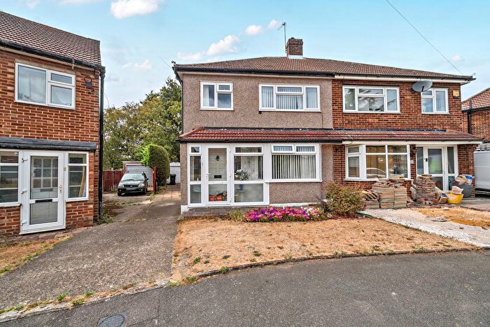 3 Bedroom Semi-detached House For Sale In The Croft, Swanley, Kent, BR8