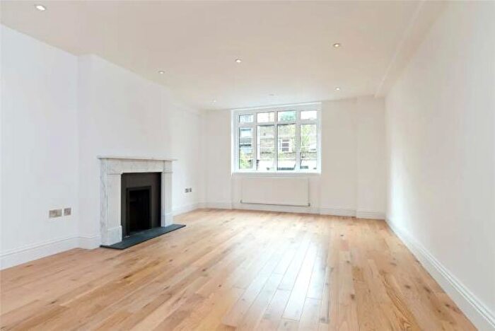 3 Bedroom Apartment For Sale In St. James Close, St Johns Wood, London, NW8
