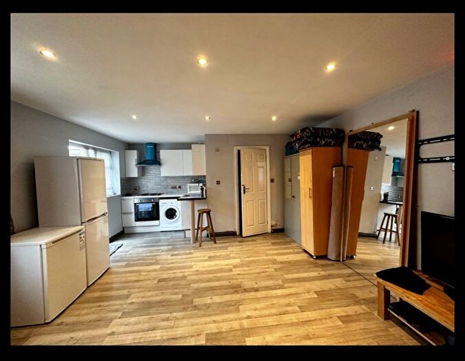 1 Bedroom Studio To Rent In Green Lane, Ilford, IG3