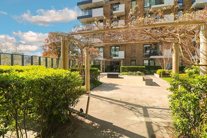 2 Bedroom Flat To Rent In Naval House, Woolwich, SE18