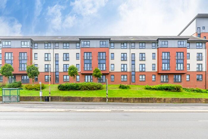2 Bedroom Flat For Sale In Kincaid Court, Greenock, PA15