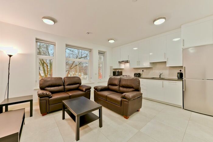 1 Bedroom Flat To Rent In New Broadway, London W5