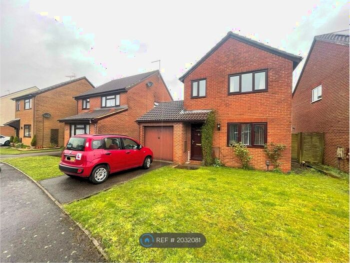 3 Bedroom Detached House To Rent In The Teasels, Warminster, BA12