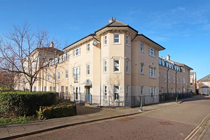 2 Bedroom Flat For Sale In St. Matthews Gardens, Cambridge, CB1
