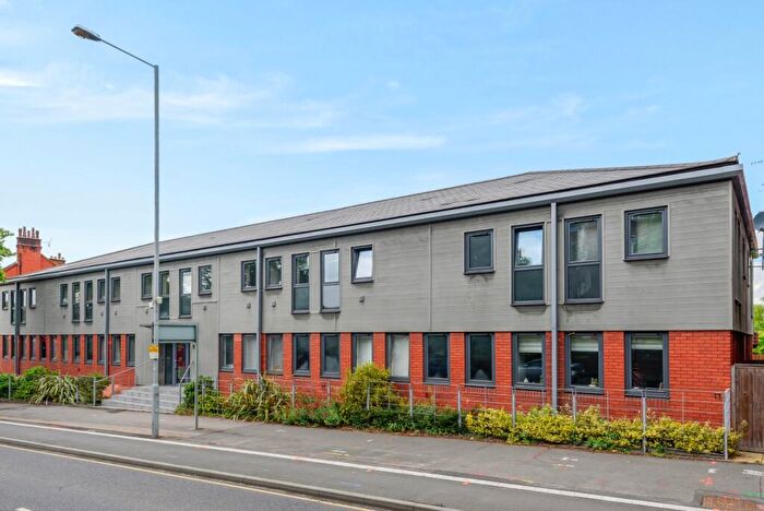 2 Bedroom Flat To Rent In Kingston Hill, Kingston Upon Thames, KT2