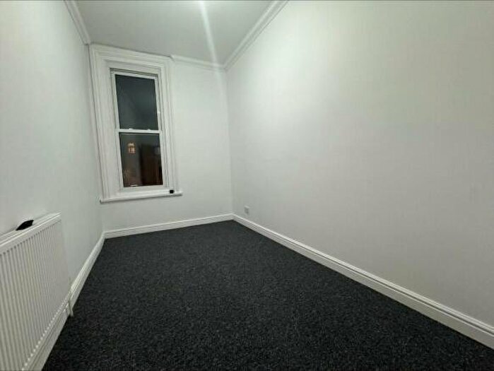 2 Bedroom Apartment To Rent In Alhambra Road, Southsea, PO4