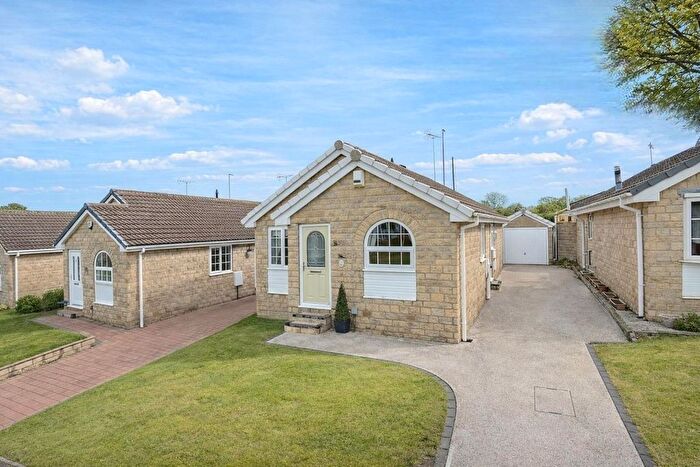 3 Bedroom Bungalow For Sale In Woodhall Court, Calverley, Leeds, LS28