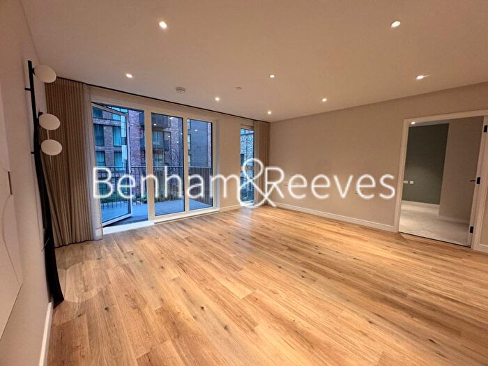 1 Bedroom Flat To Rent In Viola House, Greenleaf Walk, UB1