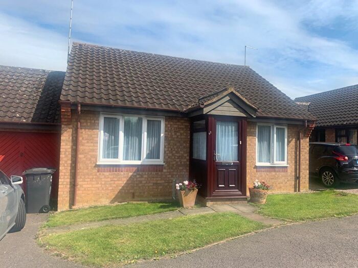 2 Bedroom Bungalow For Sale In Hoylake Drive, Farcet, PE7