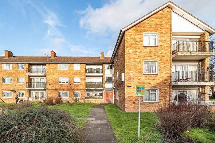 1 Bedroom Flat For Sale In Croyde Avenue, Hayes, UB3