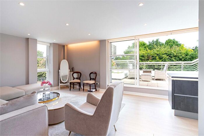 2 Bedroom Apartment For Sale In Barrier Point, Barrier Point Road, Royal Docks, E16