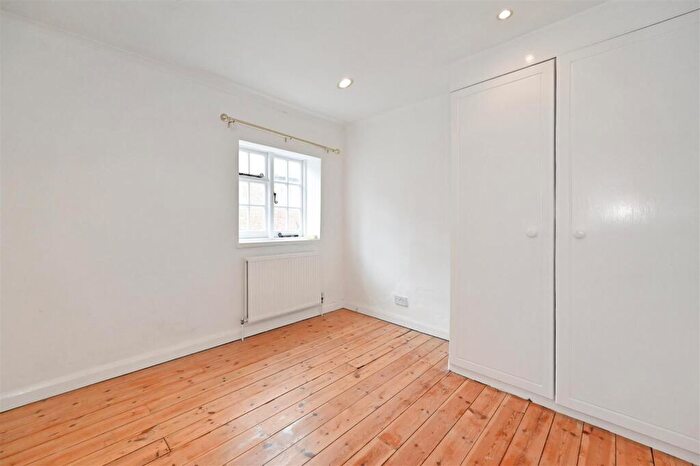 1 Bedroom Terraced House To Rent In Bond Street, Arundel, BN18