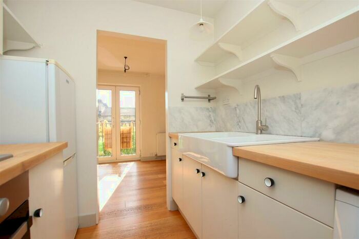 2 Bedroom Flat To Rent In Upper East Hayes, Bath, BA1