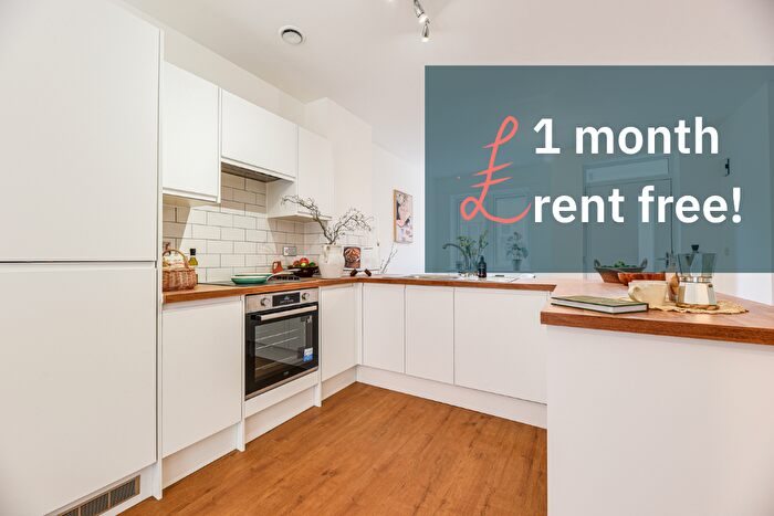 2 Bedroom Maisonette To Rent In Central Street, Bolton, Greater Manchester, BL1