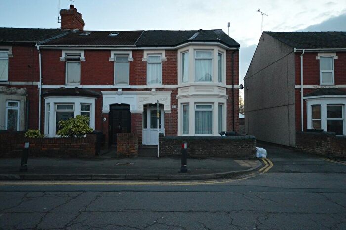 4 Bedroom Terraced House To Rent In Ferndale Road, Swindon, SN2