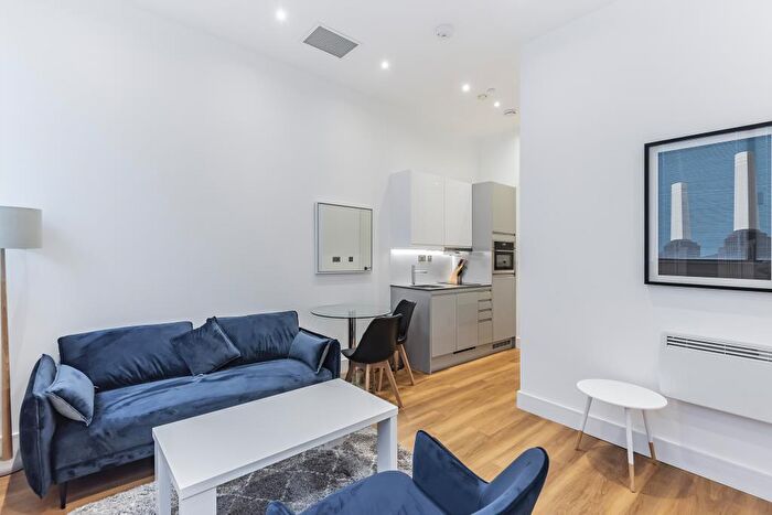 1 Bedroom Flat For Sale In Slough, Berkshire, SL1