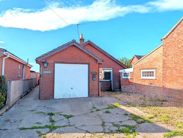 2 Bedroom Bungalow For Sale In St. Michaels Lane, Wainfleet St Mary, PE24