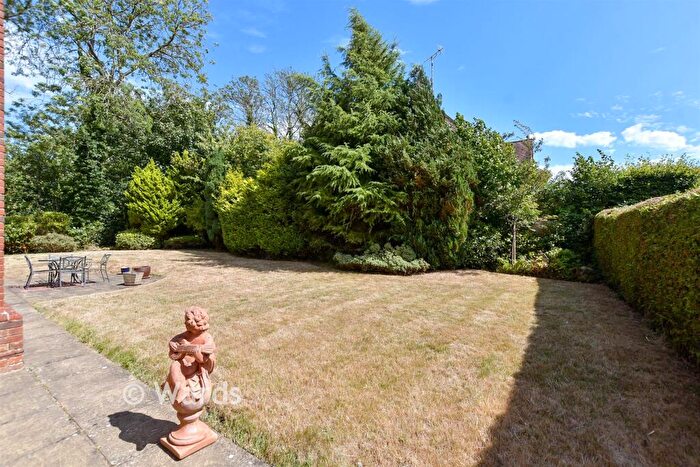5 Bedroom Detached House For Sale In Canterbury Road, Etchinghill, Kent, CT18