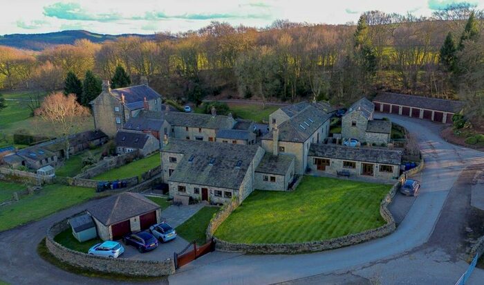 4 Bedroom Barn Conversion For Sale In Huthwaite Lane, Thurgoland, Sheffield, S35