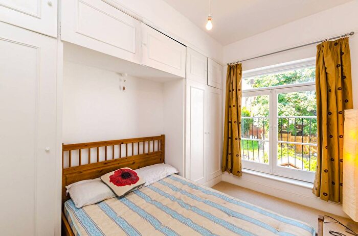 3 Bedroom Flat To Rent In Nassington Road, Hampstead, London, NW3