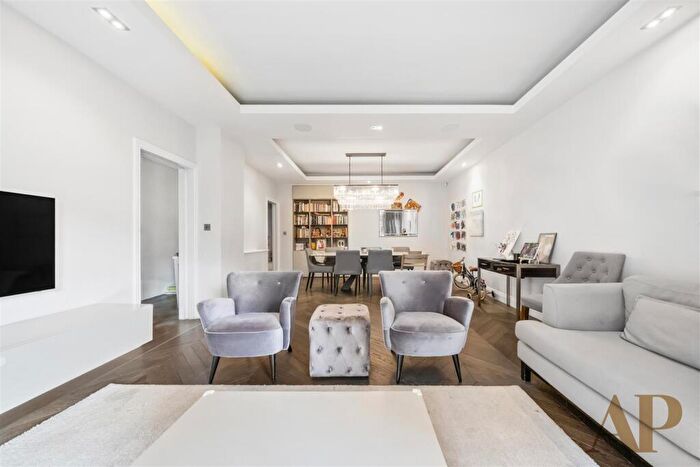 3 Bedroom Apartment To Rent In Imperial Court, Prince Albert Road, NW8