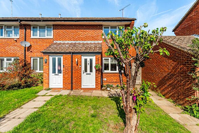 2 Bedroom End Of Terrace House For Sale In Becks Close, Markyate, St. Albans, Hertfordshire, AL3