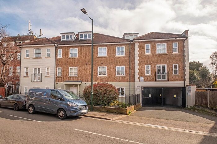 1 Bedroom Flat To Rent In High Street, Hampton, TW12