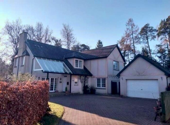 4 Bedroom Detached House For Sale In 6 Pinel Grove, Murthly, Perth, PH1