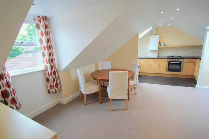 1 Bedroom Flat To Rent In Estreham Road, Streatham, SW16