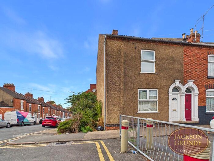 2 Bedroom End Of Terrace House For Sale In Harding Terrace, Northampton, Northamptonshire, NN1
