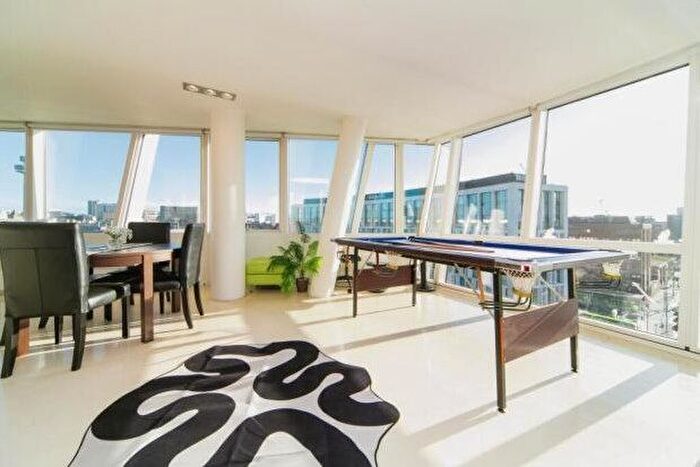 3 Bedroom Flat To Rent In Strand Street, Liverpool, L1