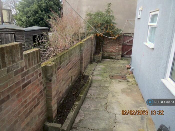2 Bedroom Flat To Rent In Alexandra Road, Lowestoft, NR32