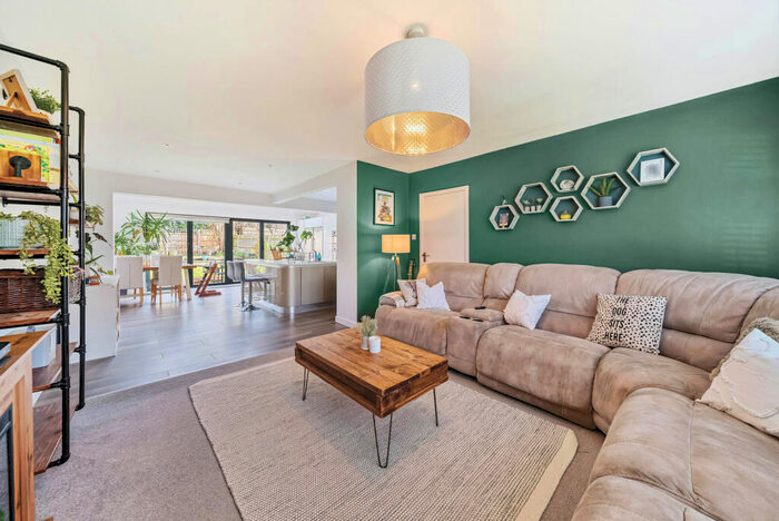 3 Bedroom End Of Terrace House For Sale In Foxhills Road, Ottershaw, KT16