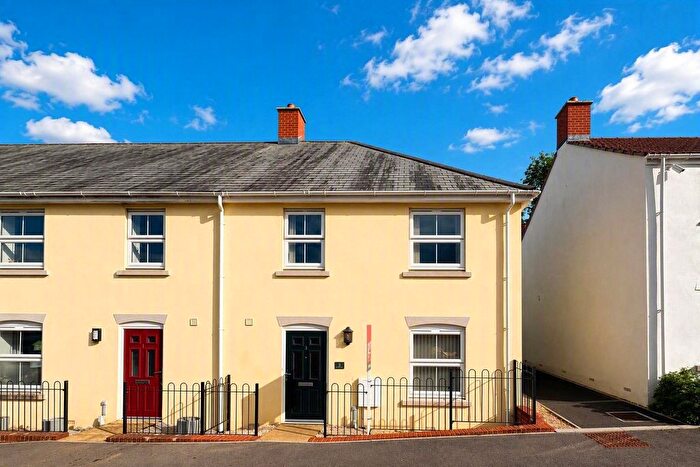 3 Bedroom End Terrace House For Sale In May Close, Chard, Somerset, TA20
