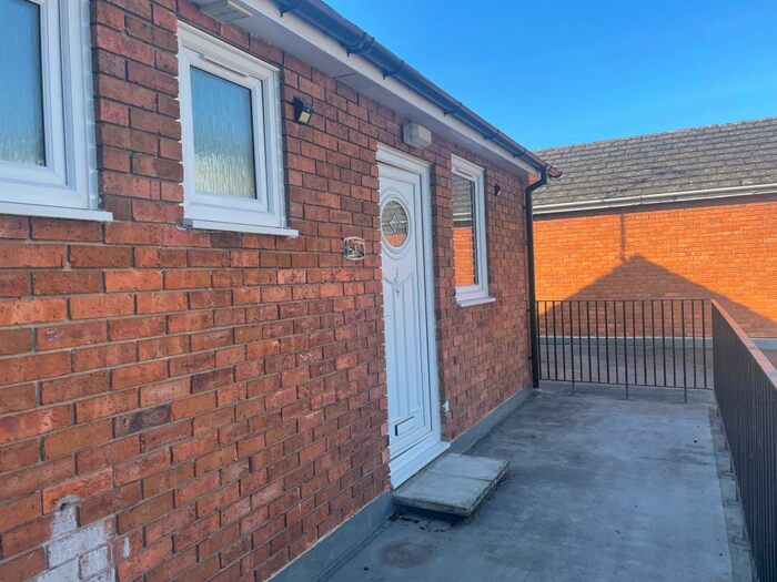 2 Bedroom Maisonette To Rent In Phelps Parade, Calne, SN11