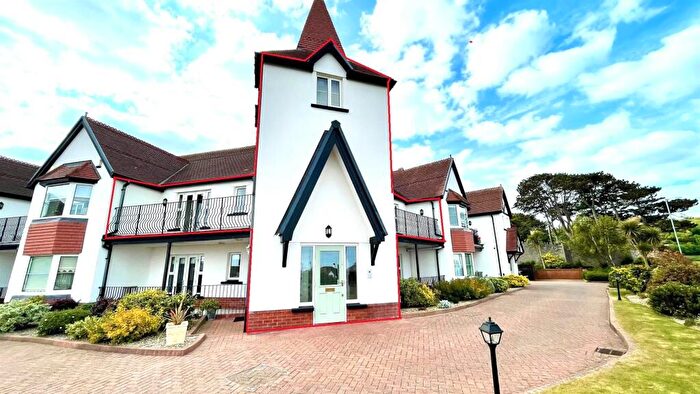 3 Bedroom Apartment For Sale In Bryn Y Bia Road, Craigside, Llandudno, LL30