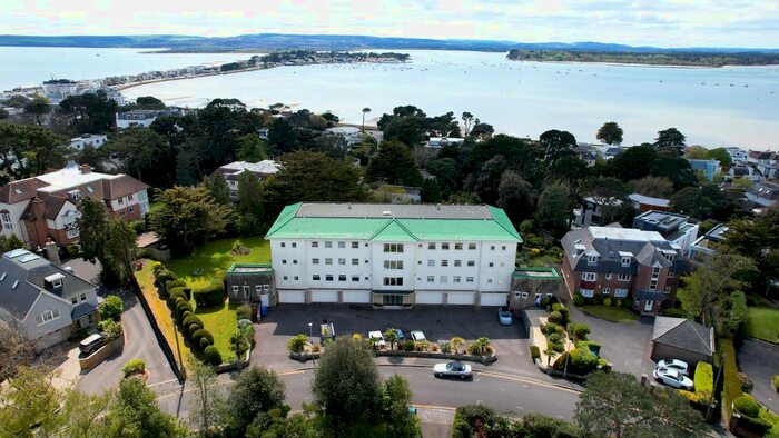 3 Bedroom Flat To Rent In Nairn Road, Canford Cliffs, Poole, BH13