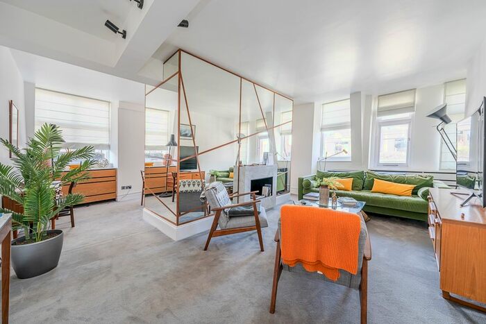 2 Bedroom Flat To Rent In Iverna Court, London, W8