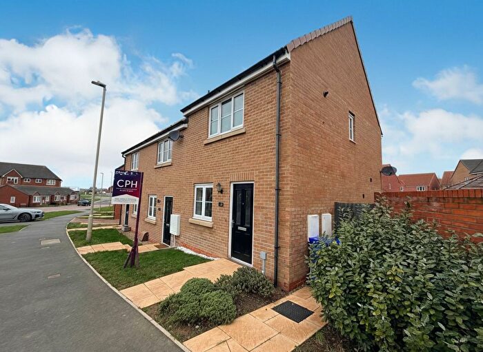 2 Bedroom End Of Terrace House For Sale In The Boulevard, Eastfield, YO11