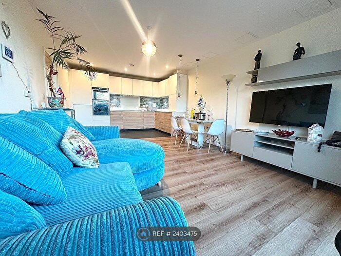 2 Bedroom Flat To Rent In Blackthorn House, Romford, RM3