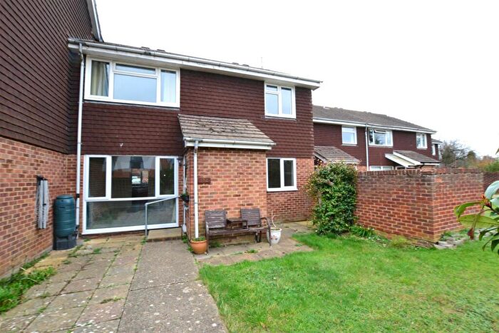 2 Bedroom Maisonette To Rent In Lowfield Road, RG4