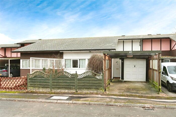 2 Bedroom Bungalow For Sale In Dodkin, Beanhill, Milton Keynes, Buckinghamshire, MK6