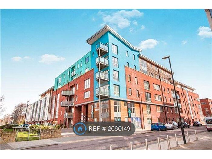 2 Bedroom Flat To Rent In Barleyfields, Bristol, BS2
