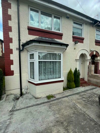 3 Bedroom Semi-Detached House To Rent In Warley Road, Oldbury, West Midlands, B68