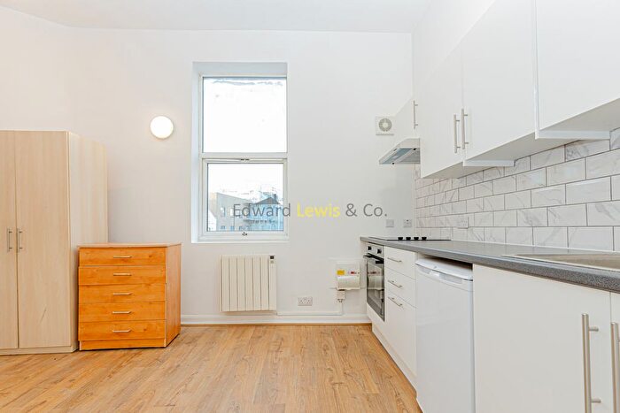 Studio To Rent In Rowhill Road, London, E5