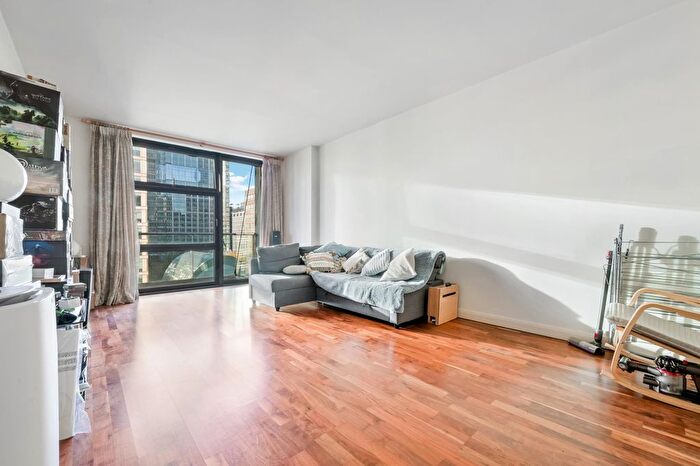 1 Bedroom Flat To Rent In Discovery Dock, South Quay Square, E14