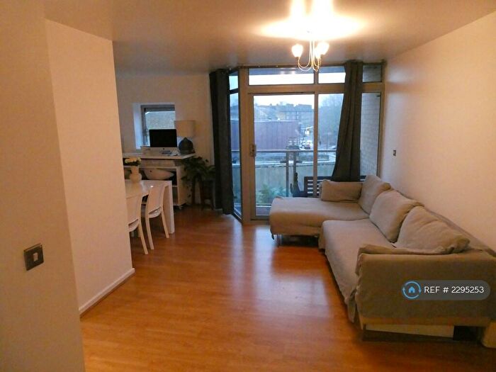 1 Bedroom Flat To Rent In Violet Road, London, E3