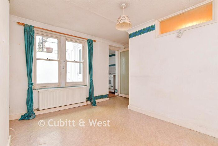 1 Bedroom Apartment For Sale In Hampton Place, Brighton, East Sussex, BN1